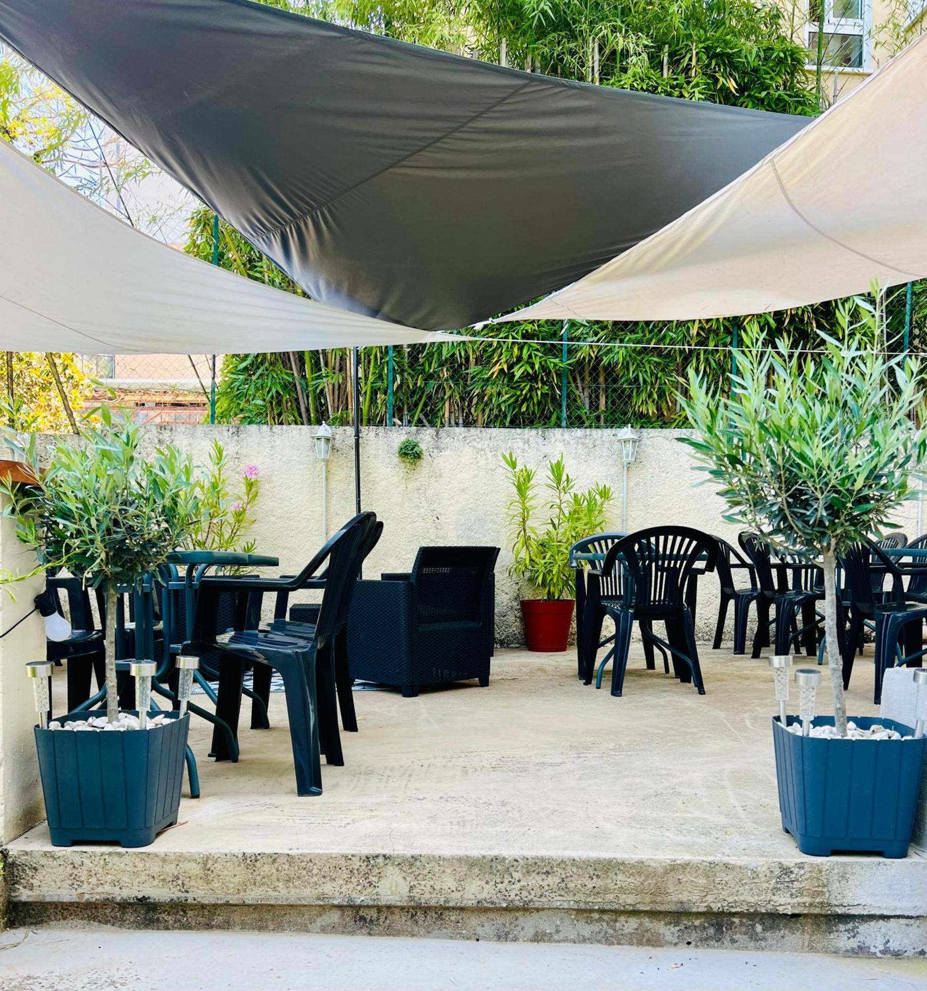 Le Grand Hotel Forcalquier Exterior photo