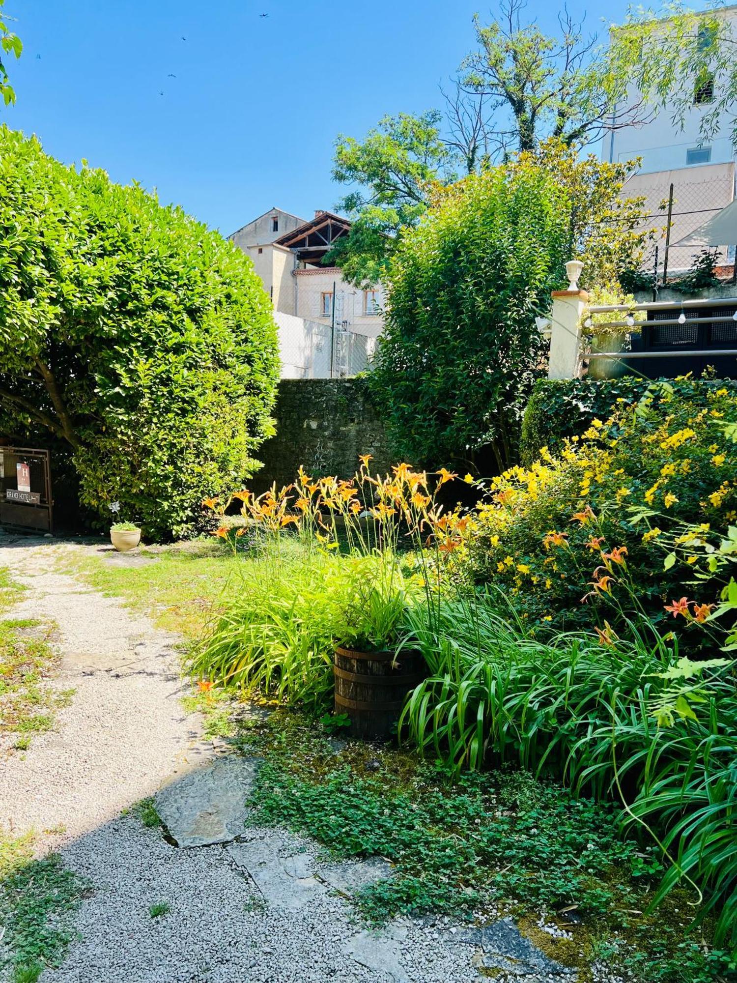 Le Grand Hotel Forcalquier Exterior photo
