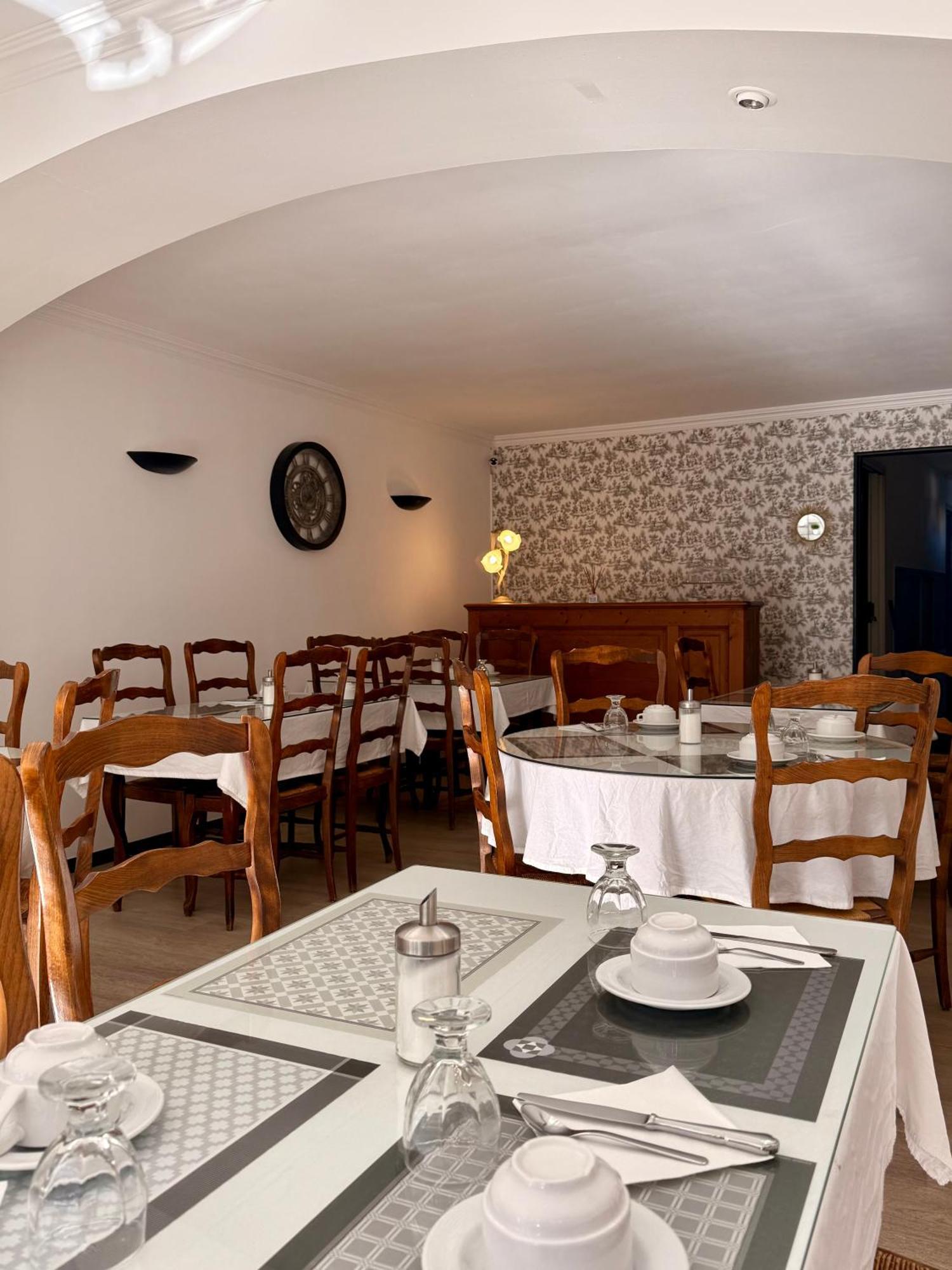 Le Grand Hotel Forcalquier Exterior photo