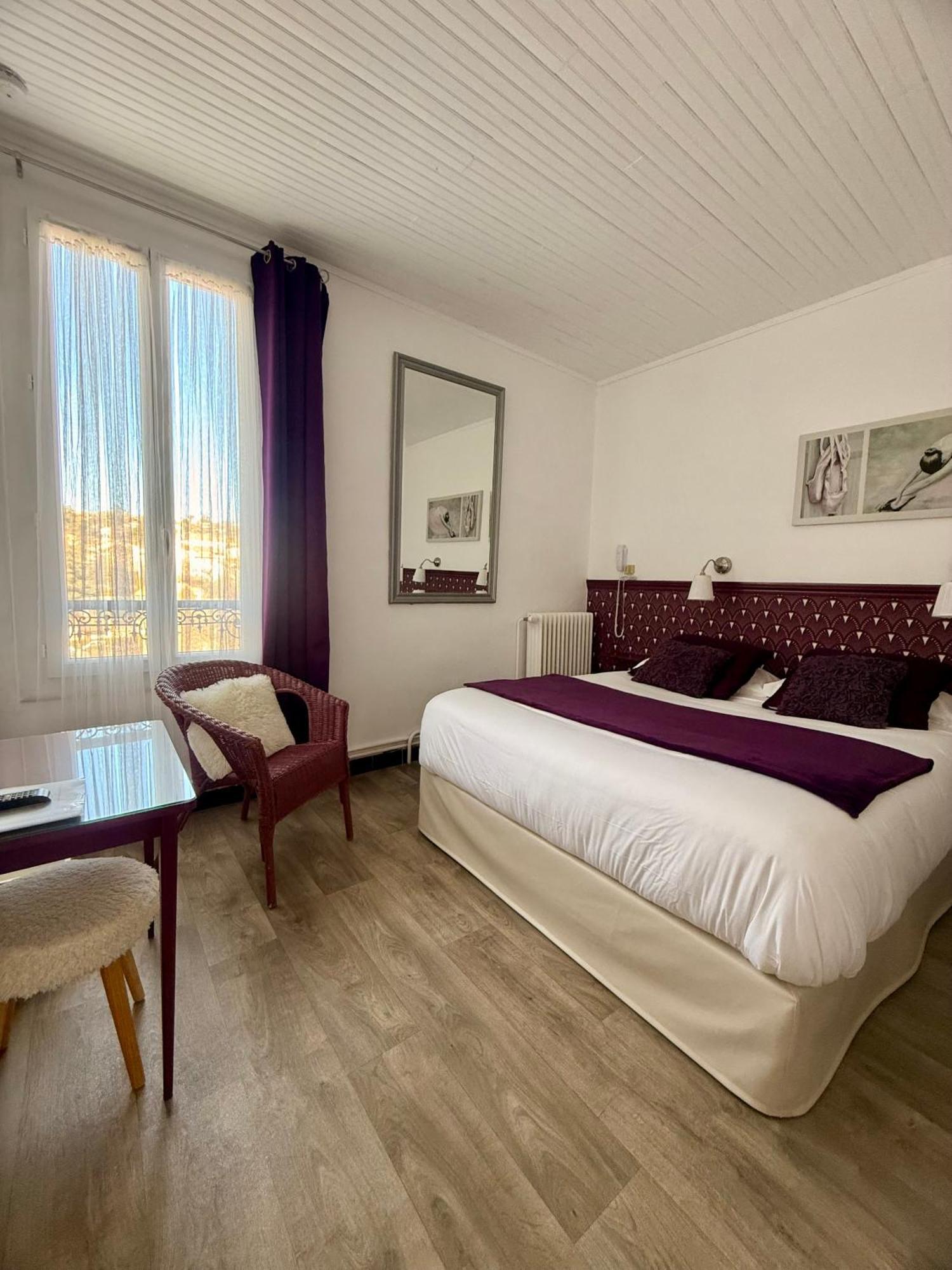 Le Grand Hotel Forcalquier Exterior photo